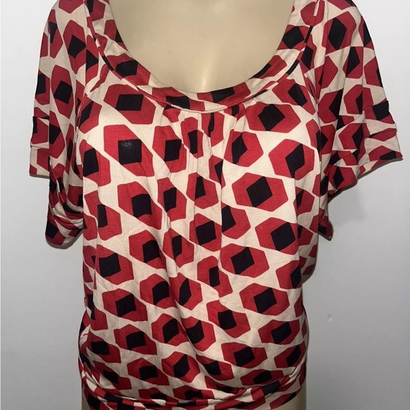 Diane Von Furstenberg Short Sleeve Silk Blouse Size 4 - Picture 1 of 5